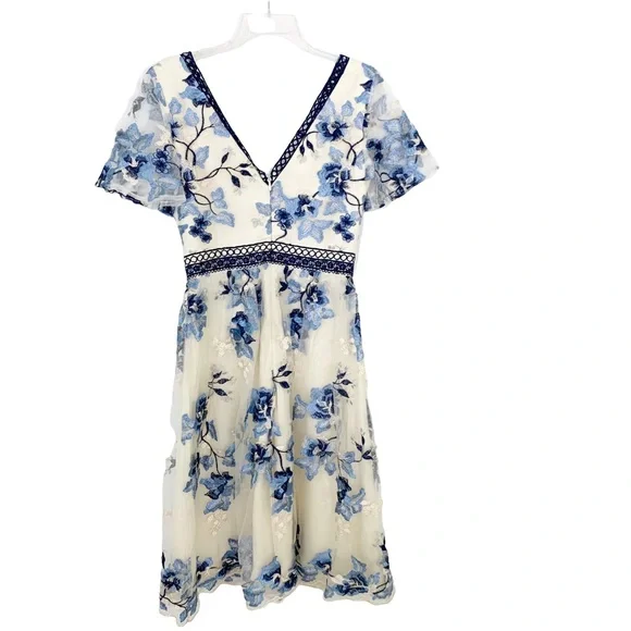 Chi Chi London Ashlee Embroidered Mesh Floral Dress 4 NWT - Picture 6 of 14